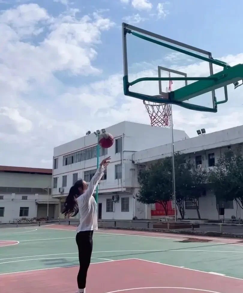 女性篮球运动员的综合训练挑战与应对